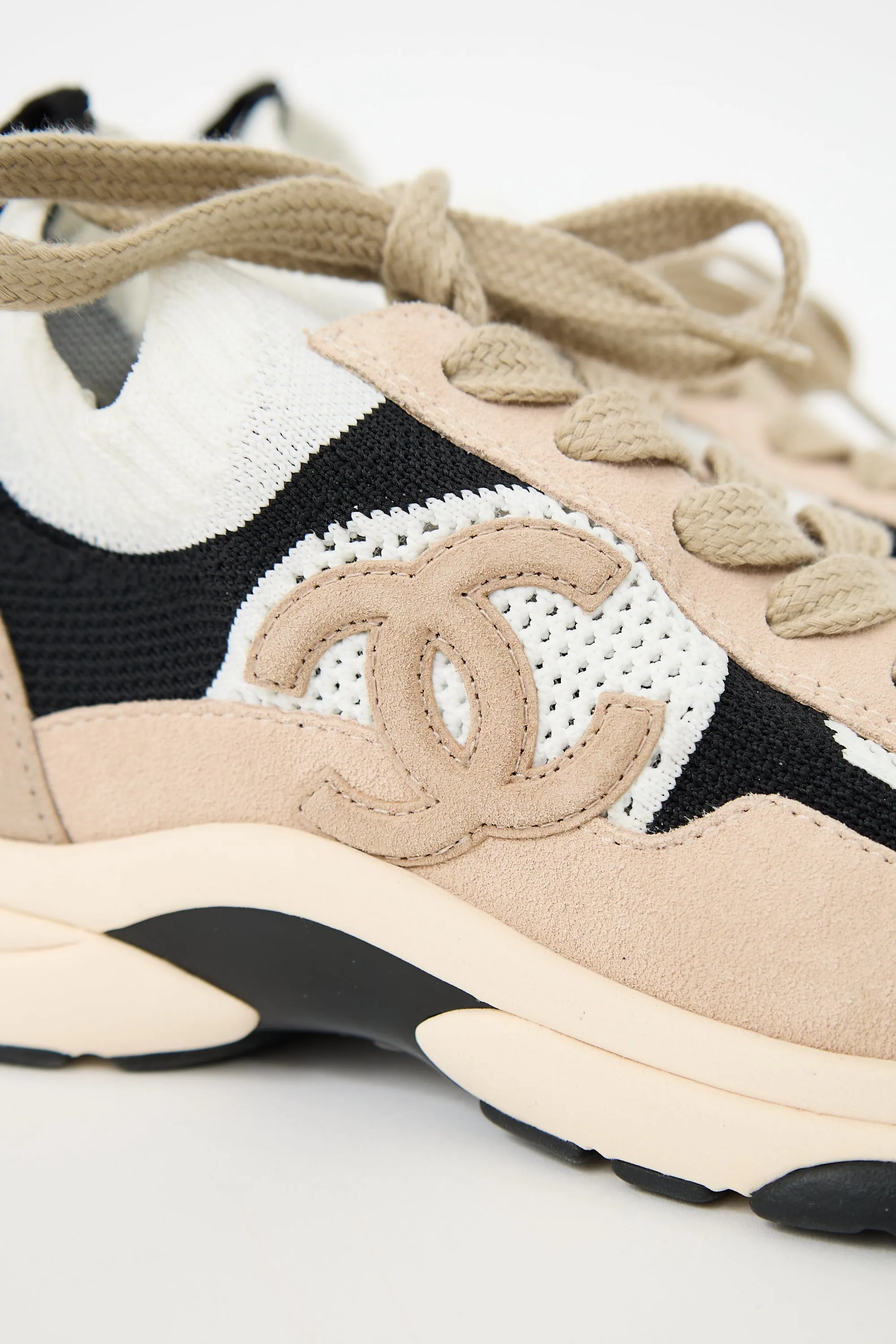 2022 Knit Mesh & Suede Sneaker